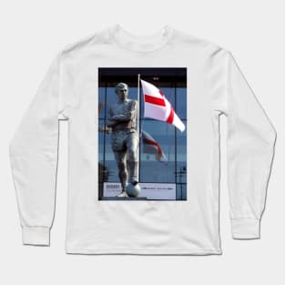 Bobby Moore Statue England Flag Wembley Stadium Long Sleeve T-Shirt